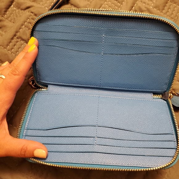 Coach wallet/wristlet - Picture 2 of 4